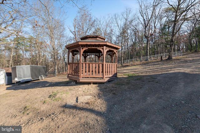 162 TWIN FOX LN, Berkeley Springs, WV 25411