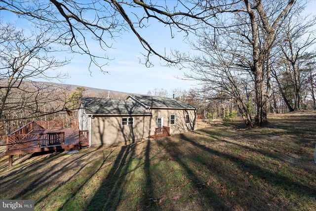 162 TWIN FOX LN, Berkeley Springs, WV 25411