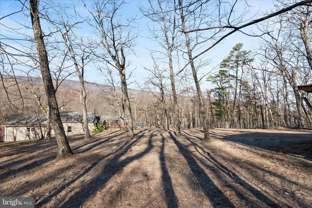 162 TWIN FOX LN, Berkeley Springs, WV 25411