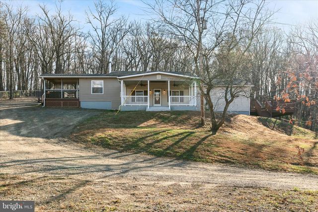 162 TWIN FOX LN, Berkeley Springs, WV 25411