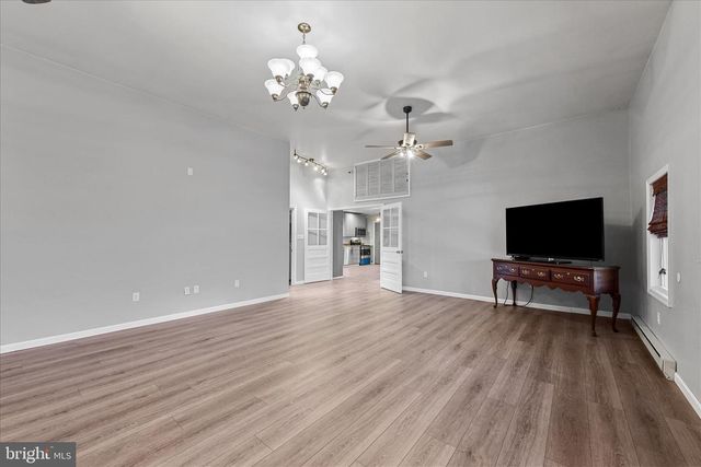 162 TWIN FOX LN, Berkeley Springs, WV 25411