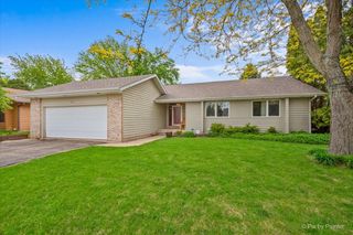 915 S 8th Street, Dekalb, IL 60115