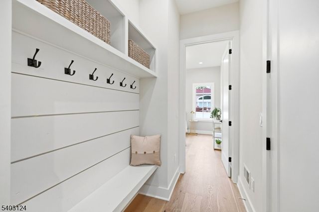17 Arlington Dr, Livingston Twp., NJ 07039