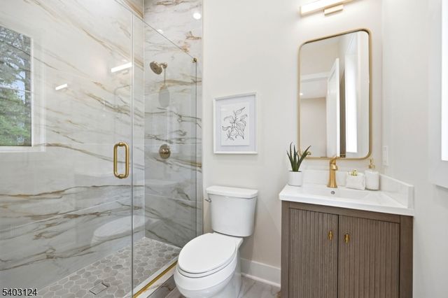 17 Arlington Dr, Livingston Twp., NJ 07039