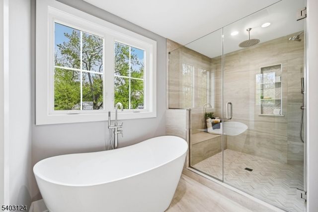 17 Arlington Dr, Livingston Twp., NJ 07039