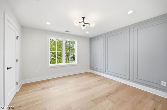 17 Arlington Dr, Livingston Twp., NJ 07039