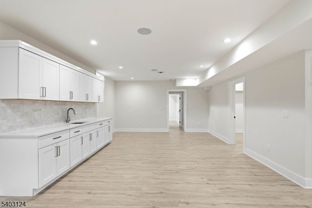17 Arlington Dr, Livingston Twp., NJ 07039