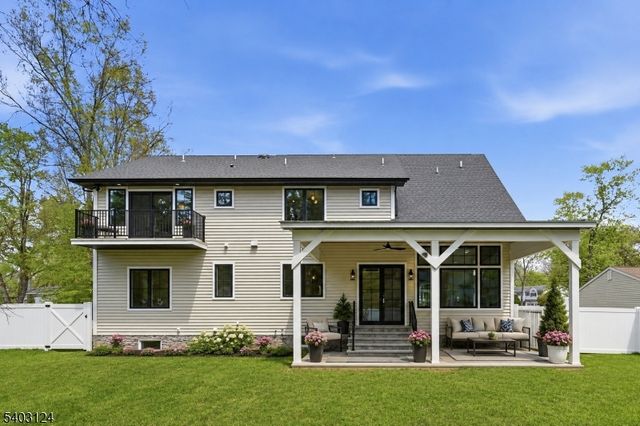 17 Arlington Dr, Livingston Twp., NJ 07039