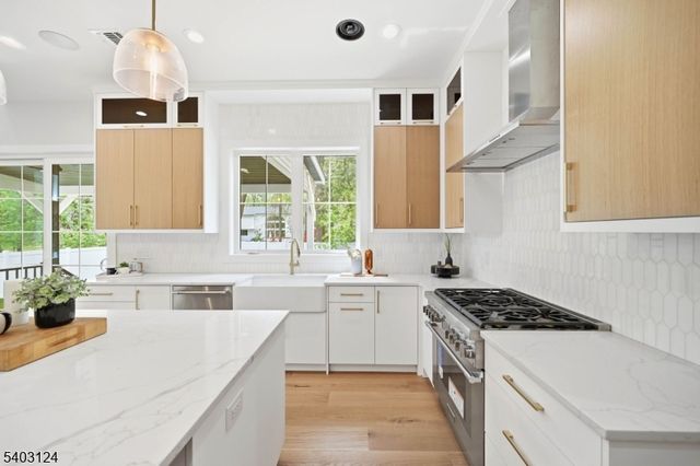 17 Arlington Dr, Livingston Twp., NJ 07039