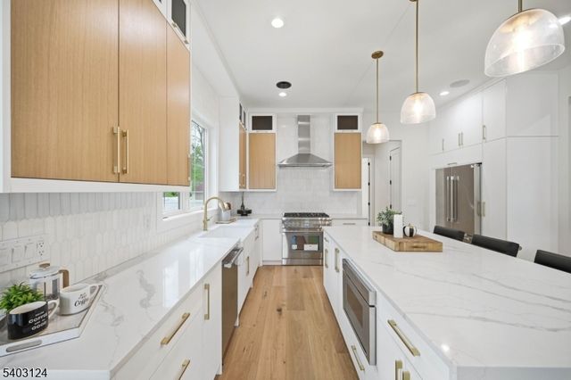 17 Arlington Dr, Livingston Twp., NJ 07039