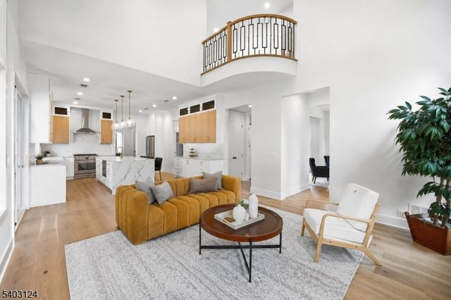 17 Arlington Dr, Livingston Twp., NJ 07039