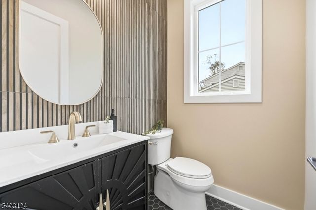 17 Arlington Dr, Livingston Twp., NJ 07039