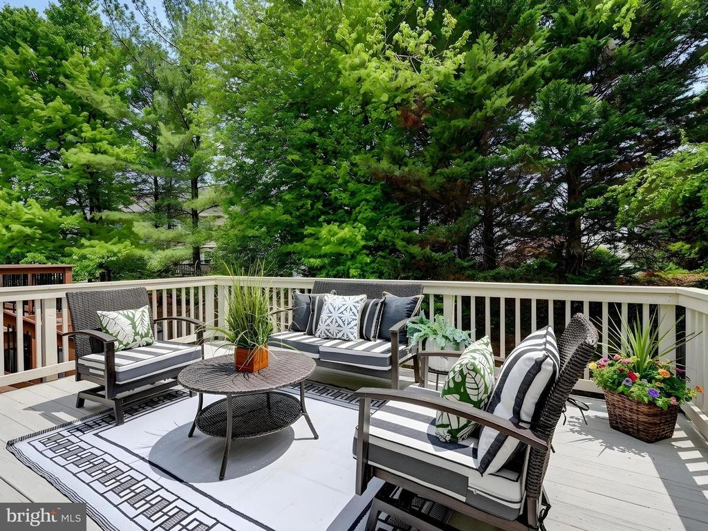 Image 14 of property listing at 9345 BREAMORE CT, Laurel, MD 20723