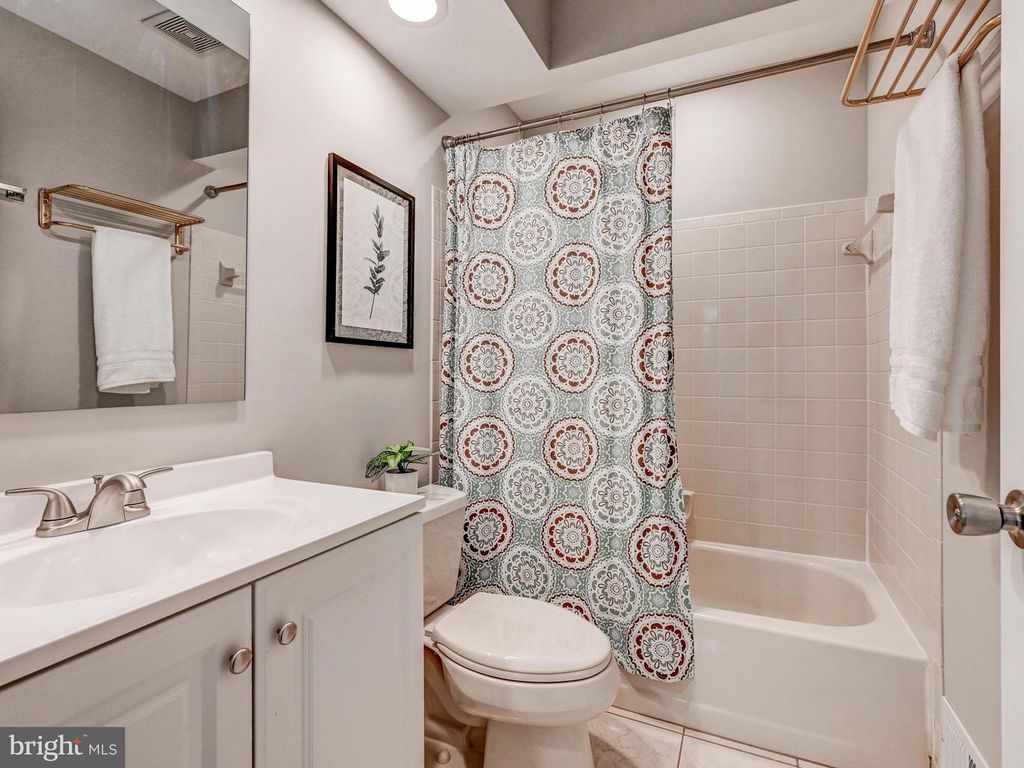 Image 18 of property listing at 9345 BREAMORE CT, Laurel, MD 20723