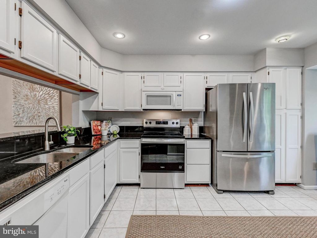 Image 4 of property listing at 9345 BREAMORE CT, Laurel, MD 20723