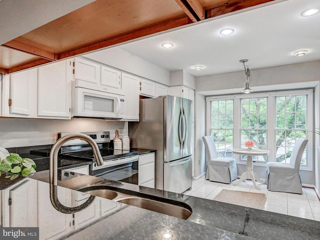 Image 8 of property listing at 9345 BREAMORE CT, Laurel, MD 20723