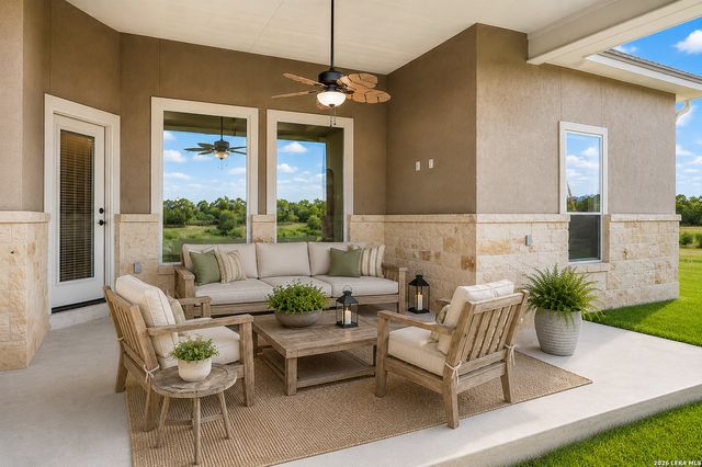 8918 NEW SULPHUR SPRINGS RD, San Antonio, TX 78263