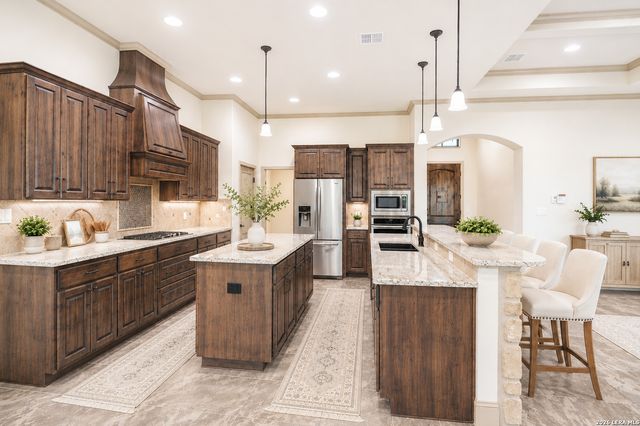 8918 NEW SULPHUR SPRINGS RD, San Antonio, TX 78263