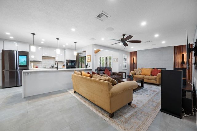 2827 PHEASANT RUN, Clearwater, FL 33759
