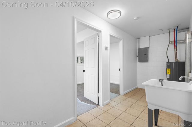 23615 Columbus Avenue, Warren, MI 48089