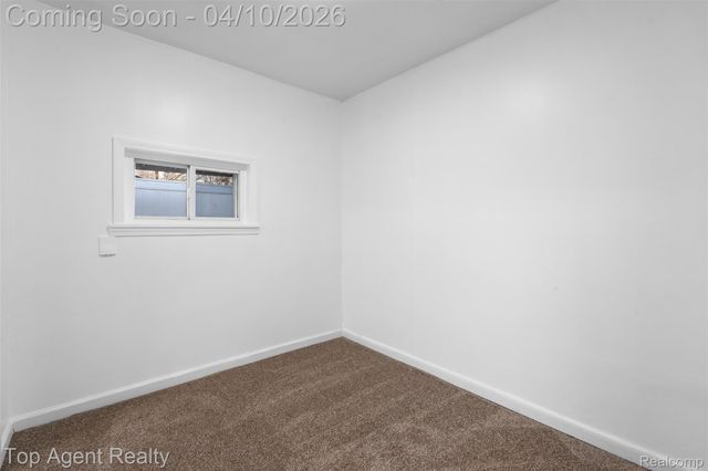 23615 Columbus Avenue, Warren, MI 48089