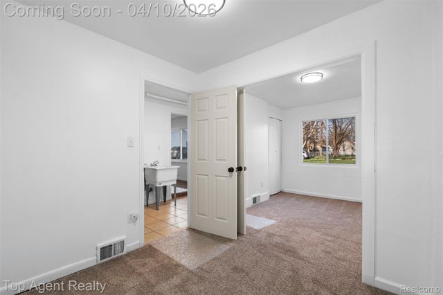 23615 Columbus Avenue, Warren, MI 48089