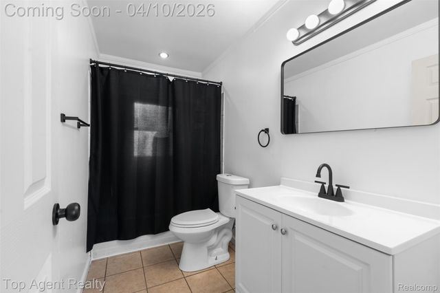 23615 Columbus Avenue, Warren, MI 48089