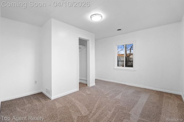 23615 Columbus Avenue, Warren, MI 48089