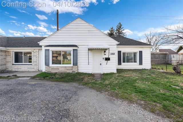 23615 Columbus Avenue, Warren, MI 48089