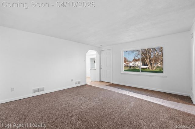 23615 Columbus Avenue, Warren, MI 48089