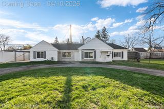 23615 Columbus Avenue, Warren, MI 48089