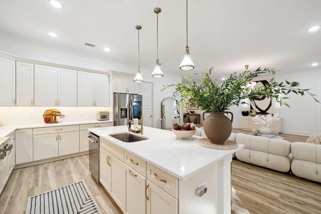 160 N J Hunter's Way, Freeport, FL 32439