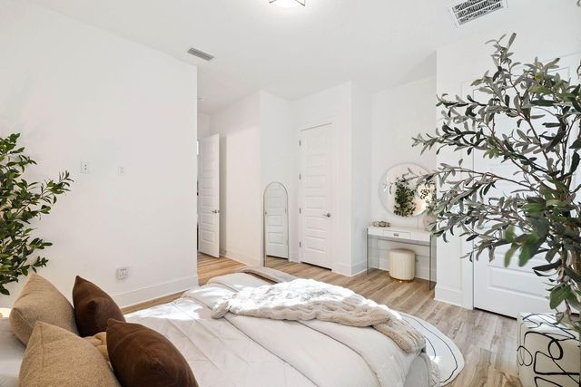 160 N J Hunter's Way, Freeport, FL 32439