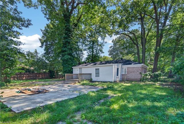 1049 E Little Back River RD, Hampton, VA 23669