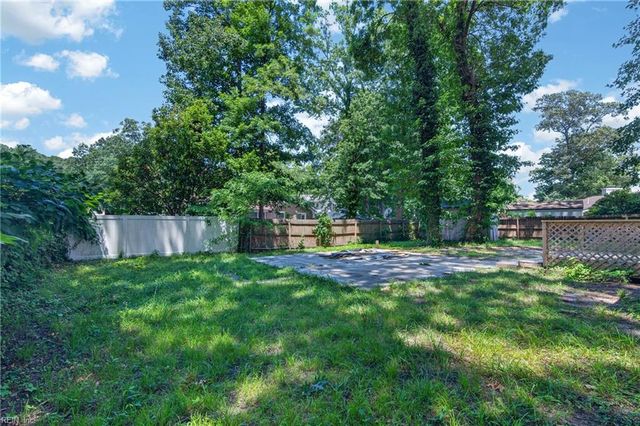 1049 E Little Back River RD, Hampton, VA 23669