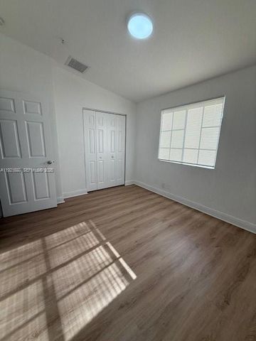 1972 NE 5th St 1972, Boynton Beach, FL 33435