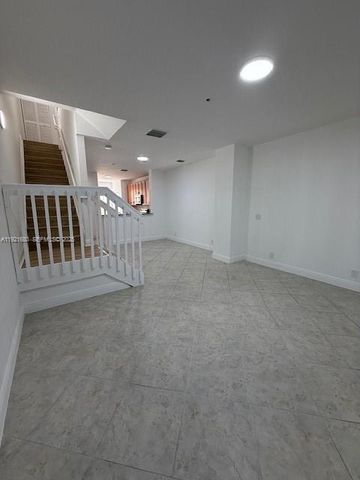 1972 NE 5th St 1972, Boynton Beach, FL 33435