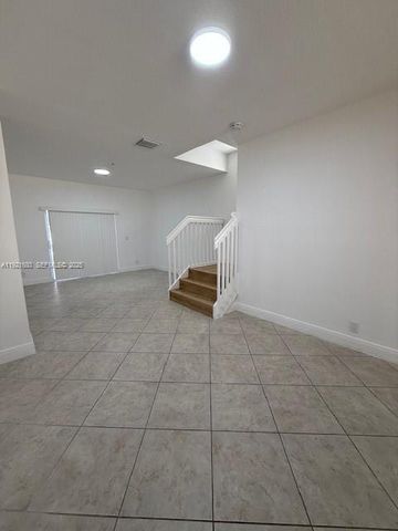 1972 NE 5th St 1972, Boynton Beach, FL 33435