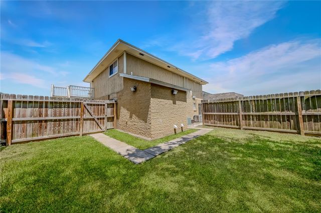 6641 Rhine Dr B, Corpus Christi, TX 78412