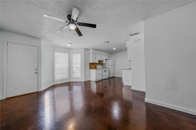 6641 Rhine Dr B, Corpus Christi, TX 78412