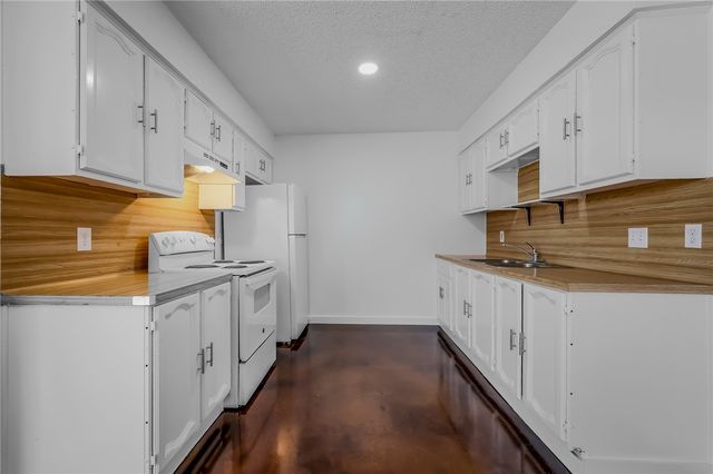6641 Rhine Dr B, Corpus Christi, TX 78412