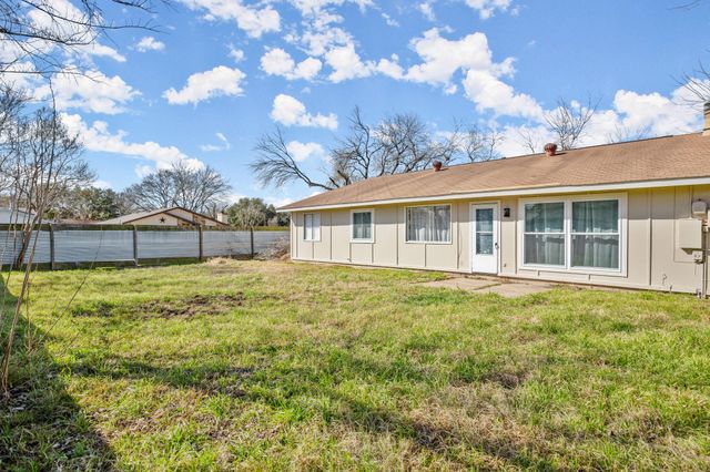1611 W Mesa Park DR, Round Rock, TX 78664