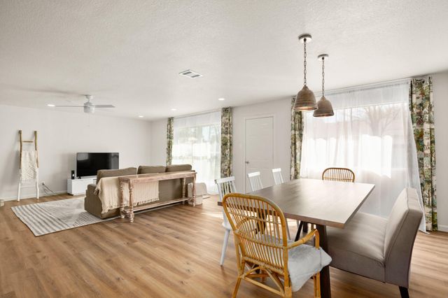 1611 W Mesa Park DR, Round Rock, TX 78664