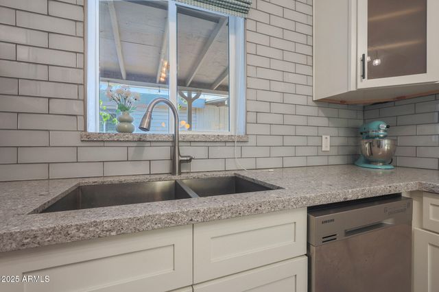 523 W COOLIDGE Street, Phoenix, AZ 85013