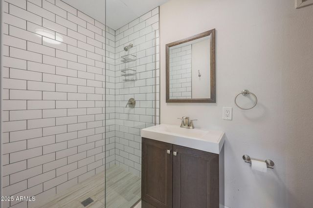 523 W COOLIDGE Street, Phoenix, AZ 85013