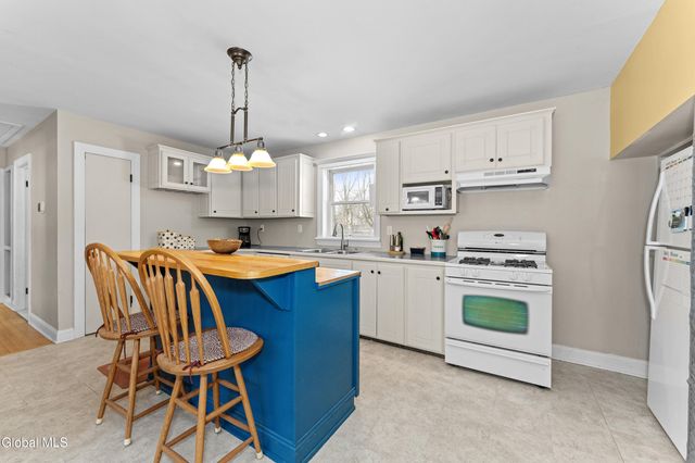 28 Kile Drive, Glenville, NY 12302