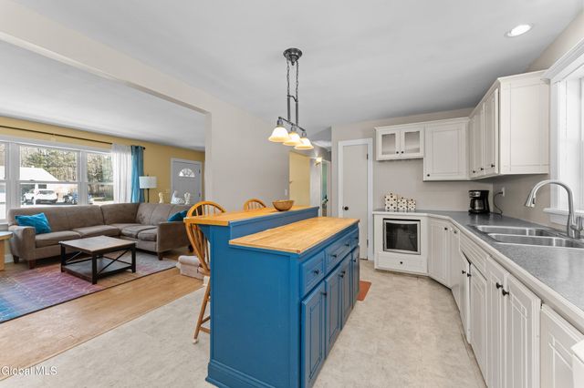 28 Kile Drive, Glenville, NY 12302