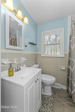 28 Kile Drive, Glenville, NY 12302