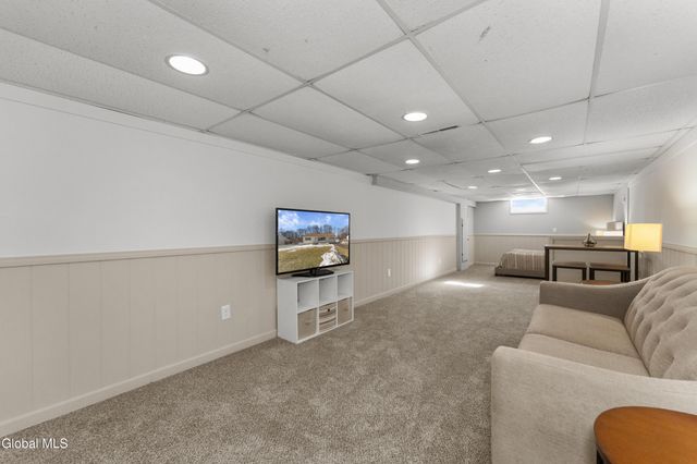 28 Kile Drive, Glenville, NY 12302