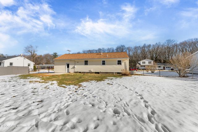 28 Kile Drive, Glenville, NY 12302